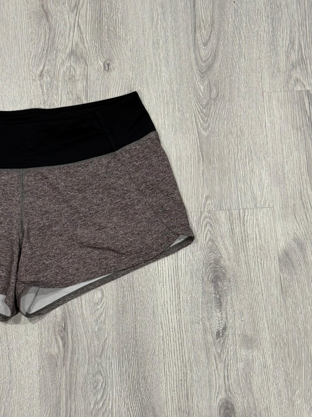 lululemon Speed Up Low-Rise Lined Short - Heathered Black / Black - Size 10 - Picture 6 of 9